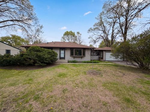 8615 Virginia Cir N, Saint Louis Park, MN, 55426-2453 | Card Image