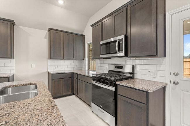 28818 Bobcat Run Dr, House other with 3 bedrooms, 2 bathrooms and 2 parking in New Caney TX | Image 6
