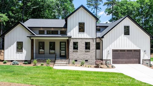 111 Greens Rd, Granite Falls, NC, 28630-8657 | Card Image
