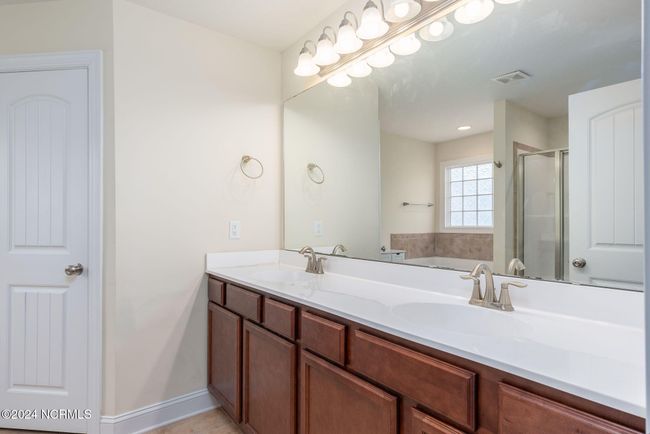 310 Pettigrew Ln, House other with 4 bedrooms, 3 bathrooms and 2 parking in Jacksonville NC | Image 35