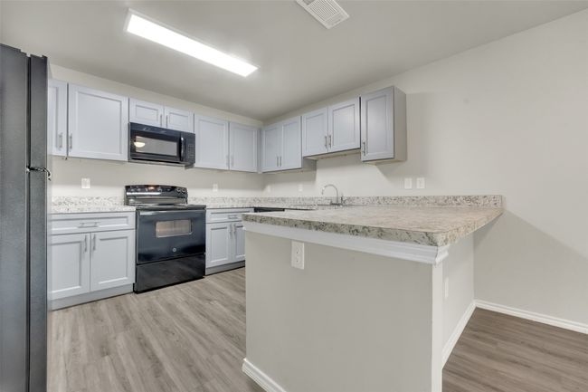 APT-211 - 6108 Abrams Rd, Condo with 2 bedrooms, 1 bathrooms and null parking in Dallas TX | Image 6
