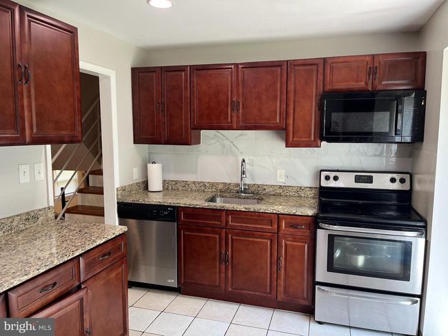 6313 Bardu Ave, House other with 3 bedrooms, 2 bathrooms and null parking in SPRINGFIELD VA | Image 7