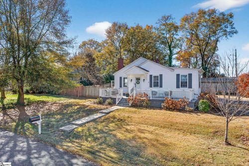 102 Griffin Dr, Greenville, SC, 29607-1604 | Card Image