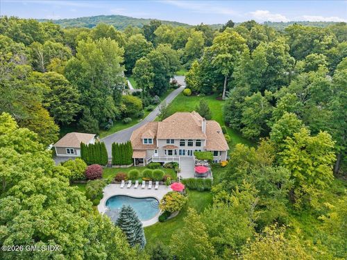 7 W Farms Ln, New Fairfield, CT, 06812-4824 | Card Image