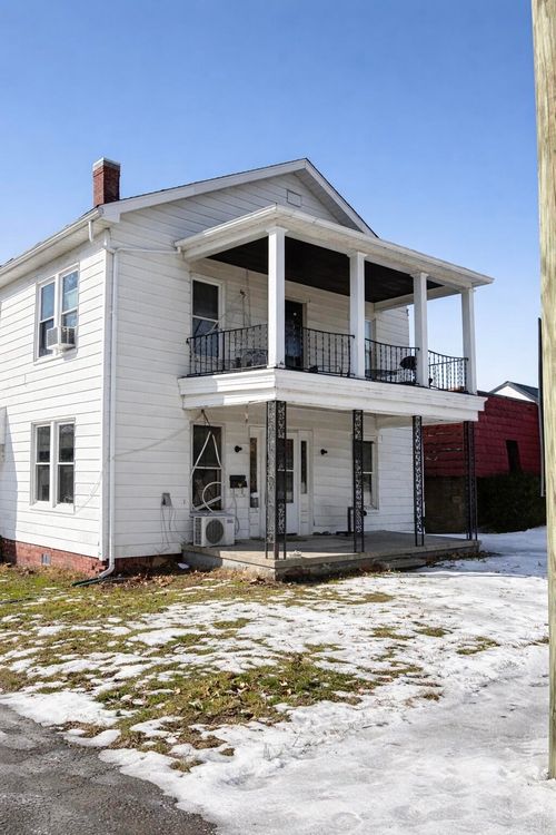 264 Broadway St, Irvine, KY, 40336-1166 | Card Image