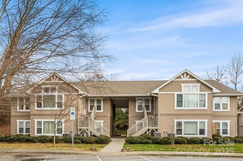 81 Morningside Ln, Hendersonville, NC, 28792-3228 | Card Image