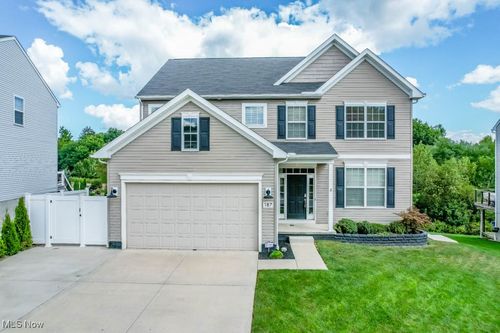 187 Oakview Cir, Tallmadge, OH, 44278-3194 | Card Image