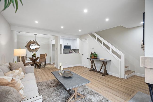 UNIT-77 - 25761 Le Parc, Condo with 1 bedrooms, 2 bathrooms and 2 parking in Lake Forest CA | Image 11