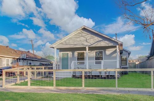 1853 Lombardy St, Houston, TX, 77023-4562 | Card Image
