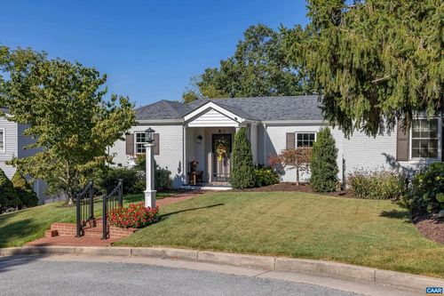 705 Oak Ave, WAYNESBORO, VA, 22980-4430 | Card Image