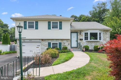 923 Carlin Dr, Southampton, PA, 18966-3901 | Card Image