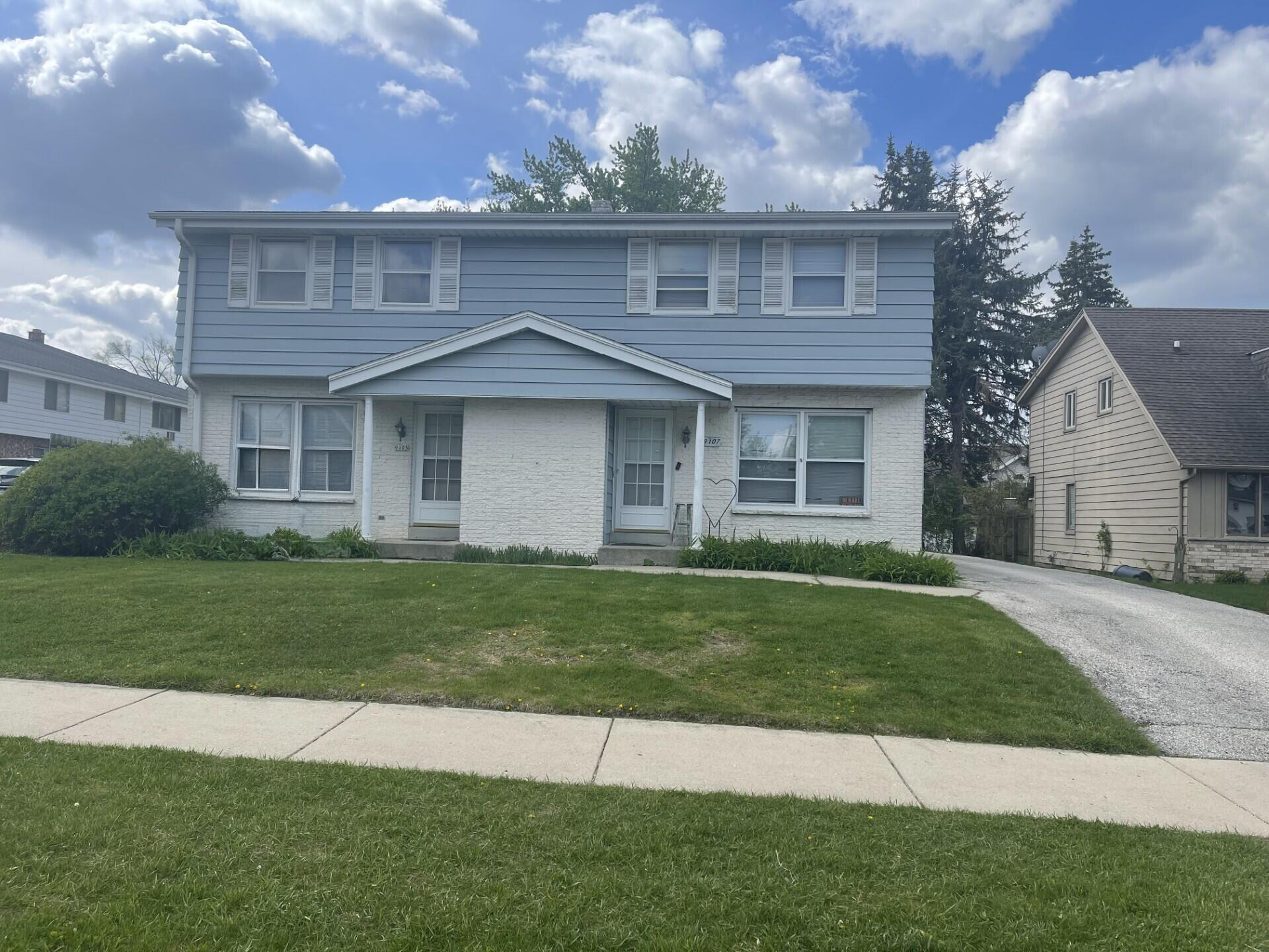 9105 W Howard Ave, Greenfield, WI 53228