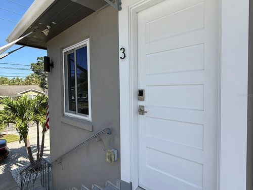 263 21st Ave S, ST PETERSBURG, FL, 33705-2713 | Card Image