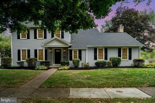 5221 Meadowbrook Dr, MECHANICSBURG, PA, 17050-6833 | Card Image