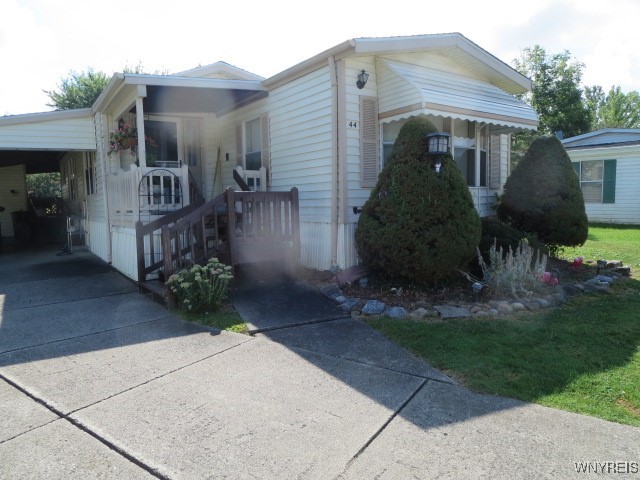 Windridge Ln, Hamburg, NY 14075