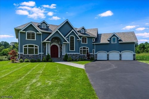 4 Hall Rd, Chester, NJ, 07930-2683 | Card Image