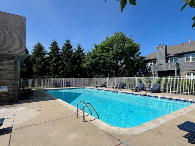 APT-115 - 11 Foxcroft Rd, Townhouse with 2 bedrooms, 2 bathrooms and 2 parking in Naperville IL | Image 4