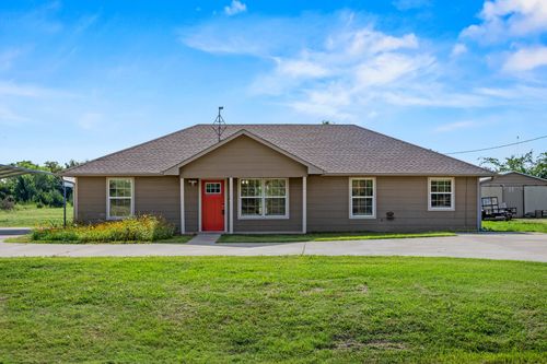 818 N Main St, Dodd City, TX, 75438-5221 | Card Image