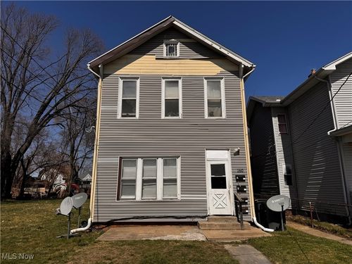 674 Walbridge Ave, Toledo, OH, 43609-2797 | Card Image