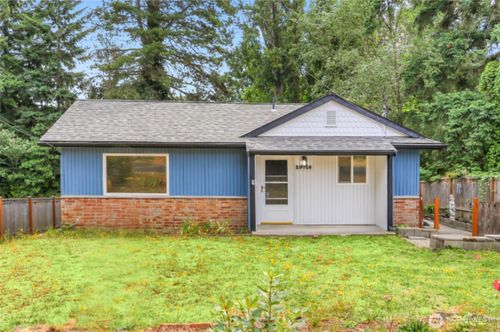 13018 27th Ave Ne, Seattle, WA, 98125-4314 | Card Image