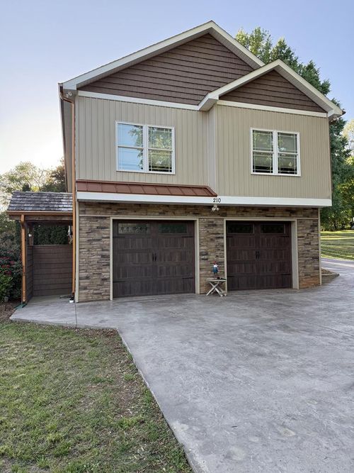 210 Virginia Avenue, Farmville, VA, 23901 | Card Image