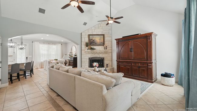 212 Wentworth, House other with 4 bedrooms, 3 bathrooms and null parking in Spring Branch TX | Image 12