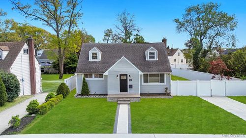 543 Coolidge Ave, Rockville Centre, NY, 11570-3308 | Card Image