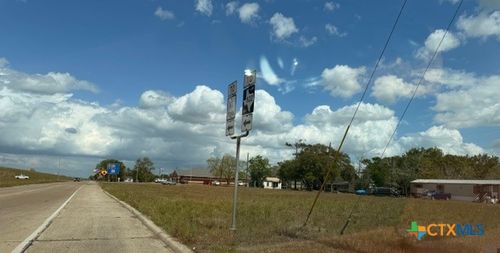 000 Vine St, Edna, TX, 77957 | Card Image