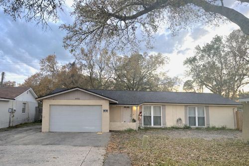 6702 Village Grove Ct, TAMPA, FL, 33615-2585 | Card Image