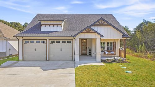 4825 Wichita St, Granbury, TX, 76048-6404 | Card Image