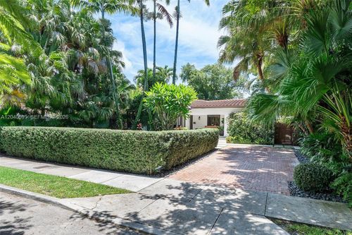 547 Ne 59th St, Miami, FL, 33137-2230 | Card Image