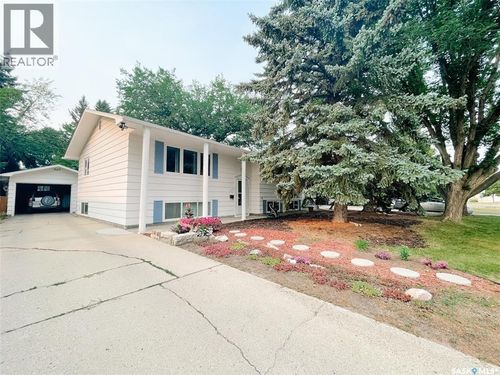 1617 Ruth St E, Saskatoon, SK, S7J0L7 | Card Image