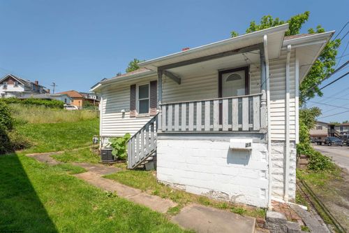 21 Dunkard Ave, Westover, WV, 26501-4013 | Card Image