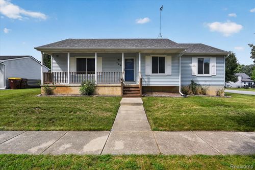 769 Town Trl, Pinckney, MI, 48169-8018 | Card Image
