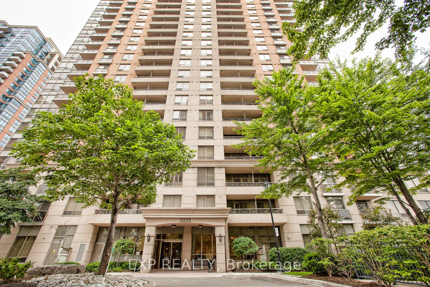 Residential in Toronto W08 2