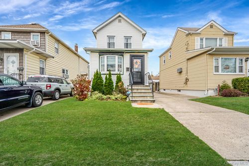 35 Lawson Ave, East Rockaway, NY, 11518-1718 | Card Image