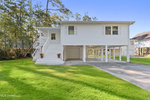 6071 Comanche St, Kiln, MS, 39556-8110 | Card Image