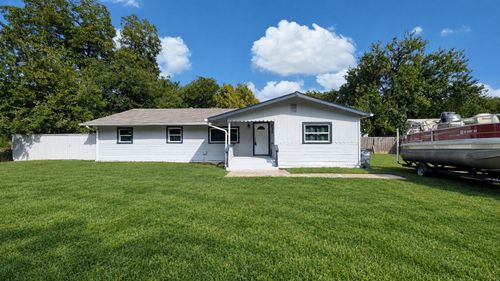 130 Center St, Nevada, TX, 75173-7124 | Card Image