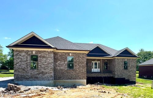 381 Robin Way, Shepherdsville, KY, 40165-8916 | Card Image