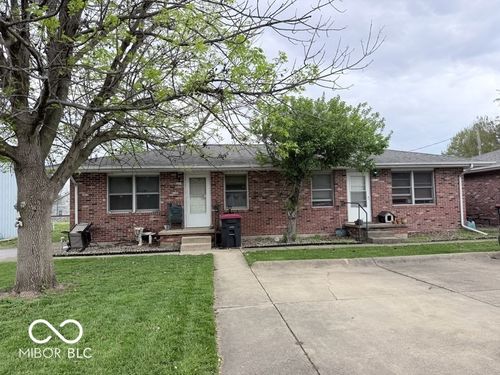 411 S South St, Brookston, IN, 47923-8443 | Card Image