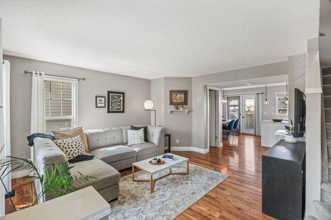 315 Elgin Place Se, Home with 2 bedrooms, 2 bathrooms and 2 parking in Calgary AB | Image 3