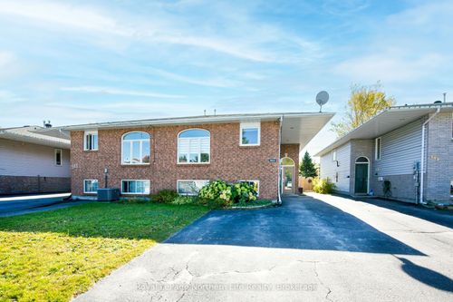 511 Bromley Ave, North Bay, ON, P1B9H7 | Card Image