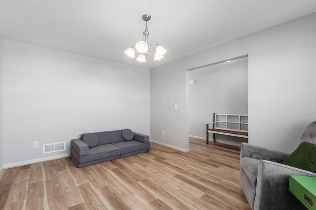 171 Chestnut Commons Dr, House other with 4 bedrooms, 3 bathrooms and null parking in Commercial Point OH | Image 8