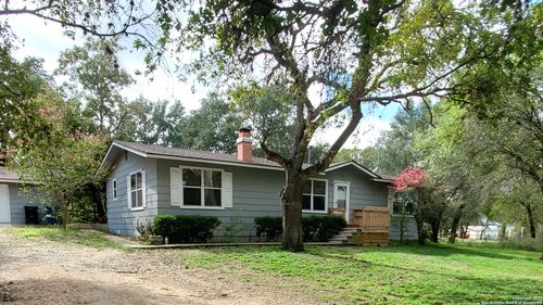 75 Freeman Ln, La Vernia, TX, 78121-9714 | Card Image