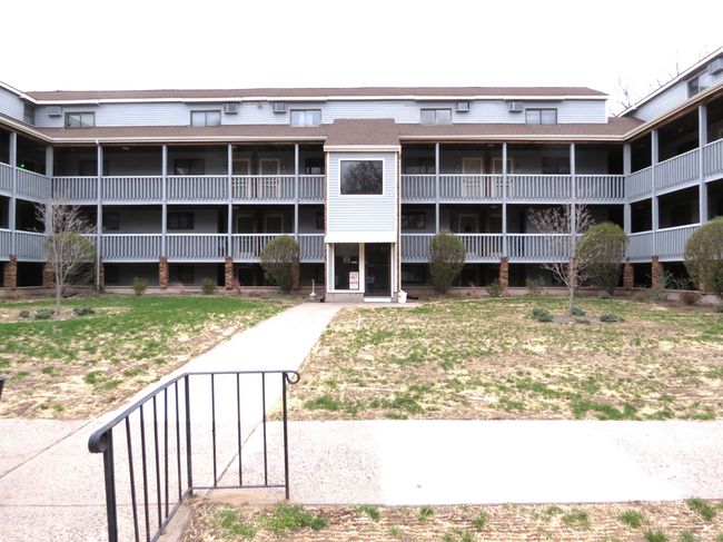 APT-13 - 492 S Street Ext, Condo with 1 bedrooms, 1 bathrooms and null parking in Bristol CT | Image 20