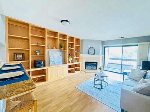 320 320 N Villa Way, Walnut Creek, CA, 94595 | Card Image