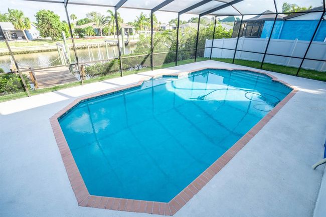 6509 Dolphin Cove Dr, House other with 4 bedrooms, 4 bathrooms and null parking in APOLLO BEACH FL | Image 4