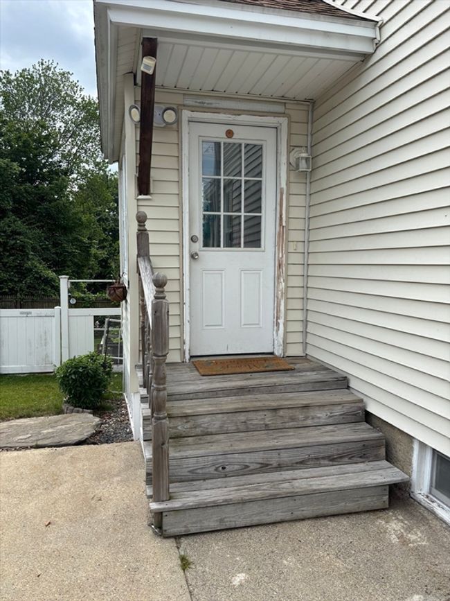 20 Osgood Ave, House other with 3 bedrooms, 2 bathrooms and 3 parking in Lowell MA | Image 25