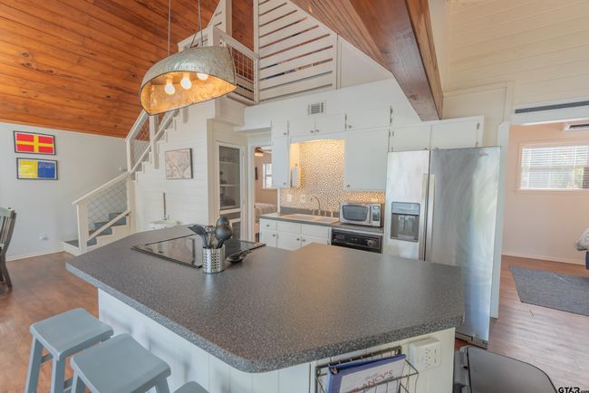 108 E Barker Creek Dr, House other with 3 bedrooms, 2 bathrooms and null parking in Scroggins TX | Image 9