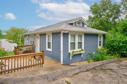 38895 N Maple Ave, Lake Villa, IL, 60046-6711 | Card Image